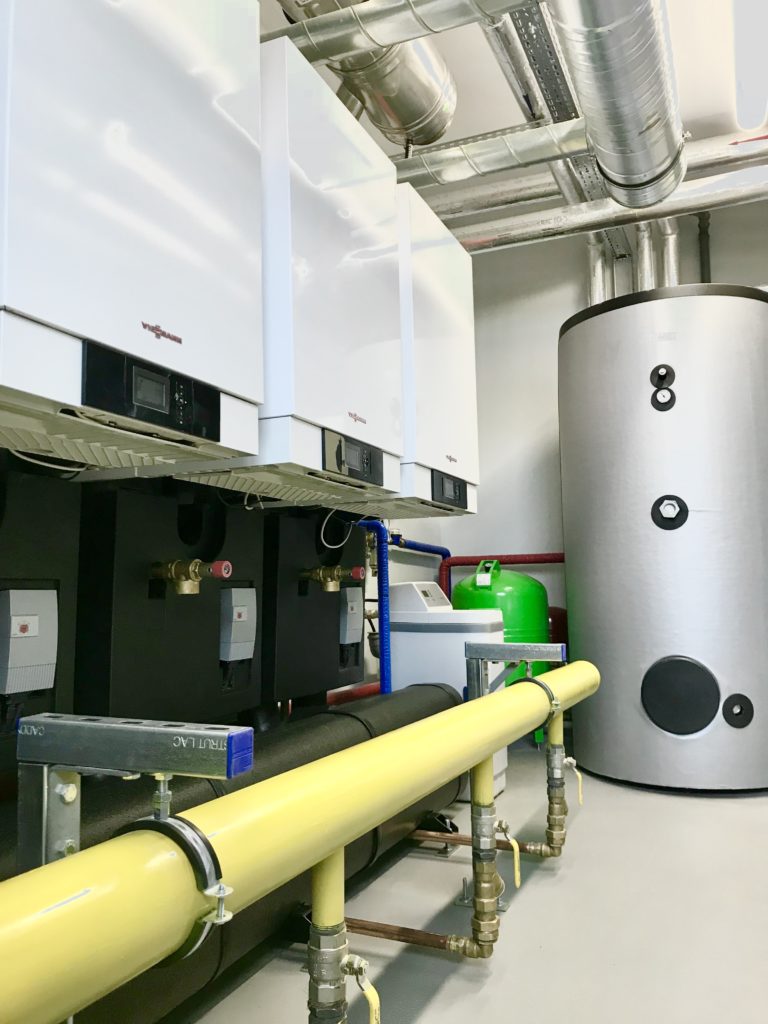 Modernizacja kotłowni w hali produkcyjnej Danfoss Tuchom – przy współpracy z firmą Apleona.